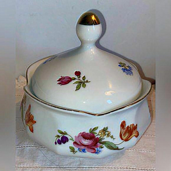 3/55$ Home Vintage German white Porcelain Candy Jar‎ gold detailing and flowers - Picture 1 of 13
